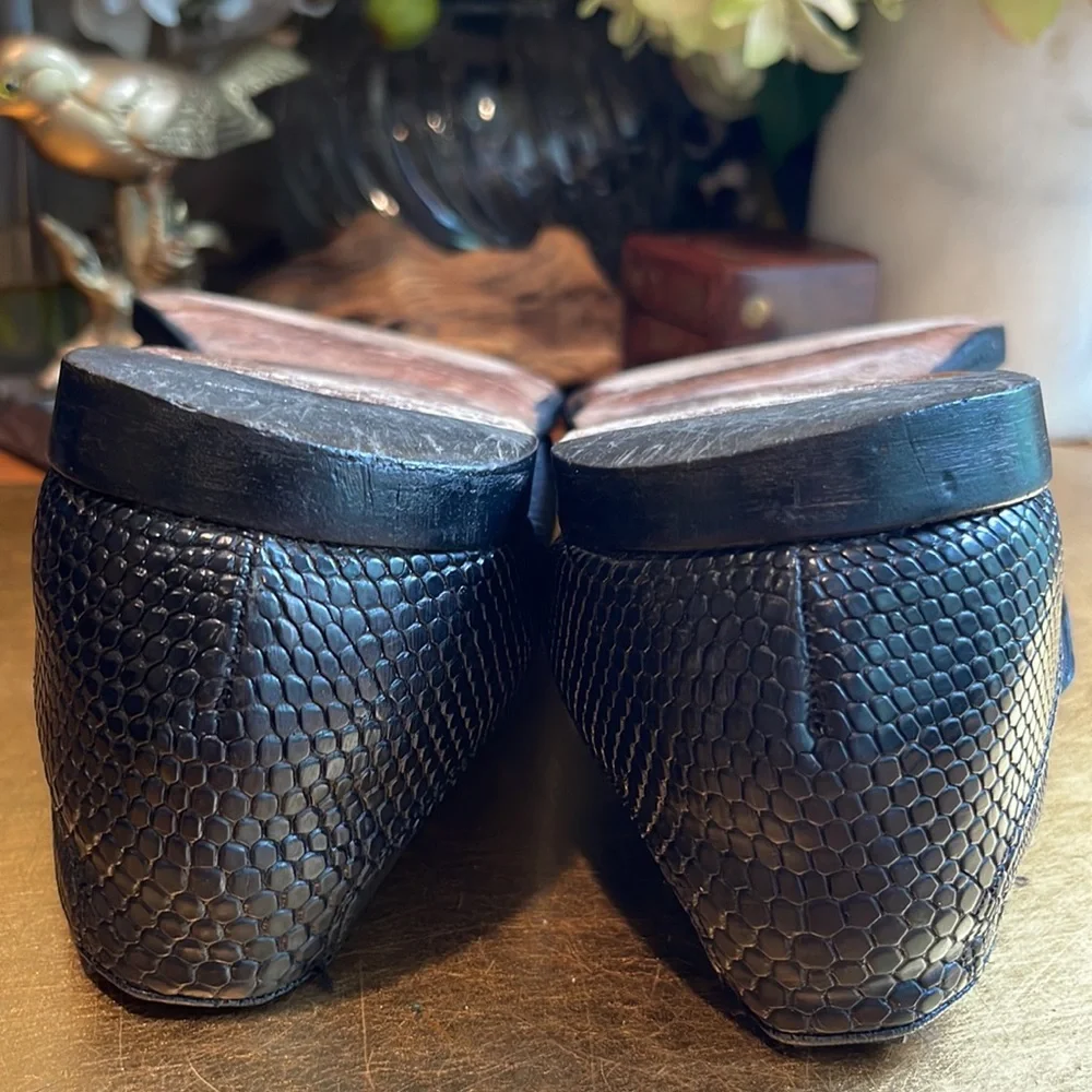 EXOTIC Bally Lizard Loafers in Black Leather